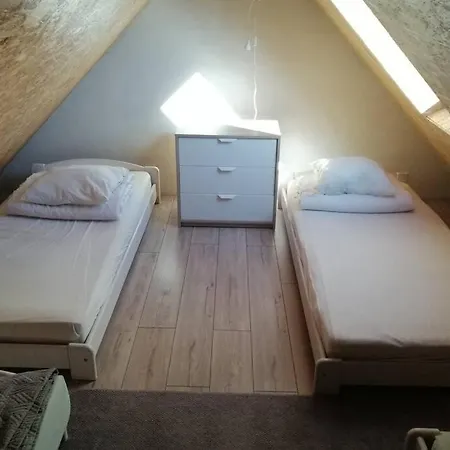 Vila Dom Dla Turystow I Pracownikow Kowale (Gdansk)